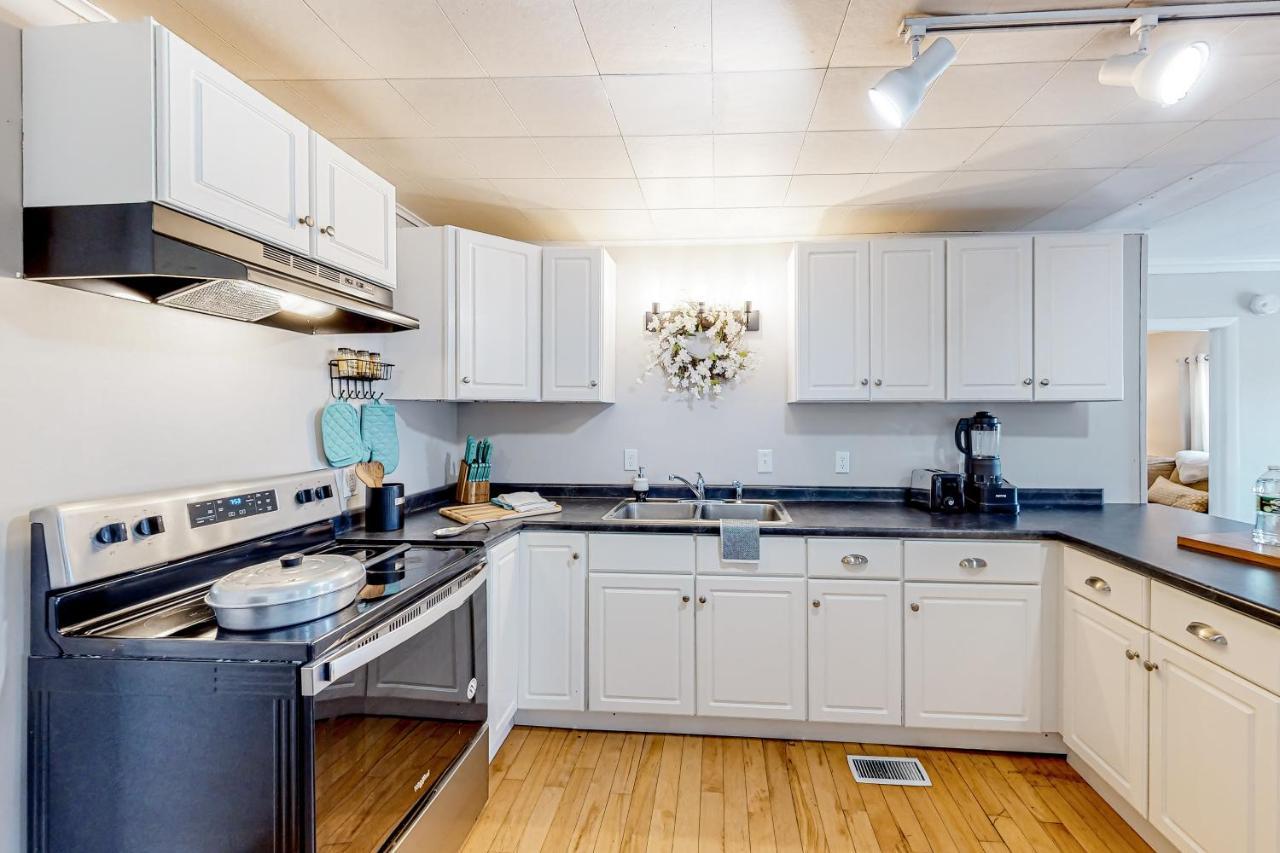 Вилла Maplewood Manor - Unit 2 Колчестер Экстерьер фото